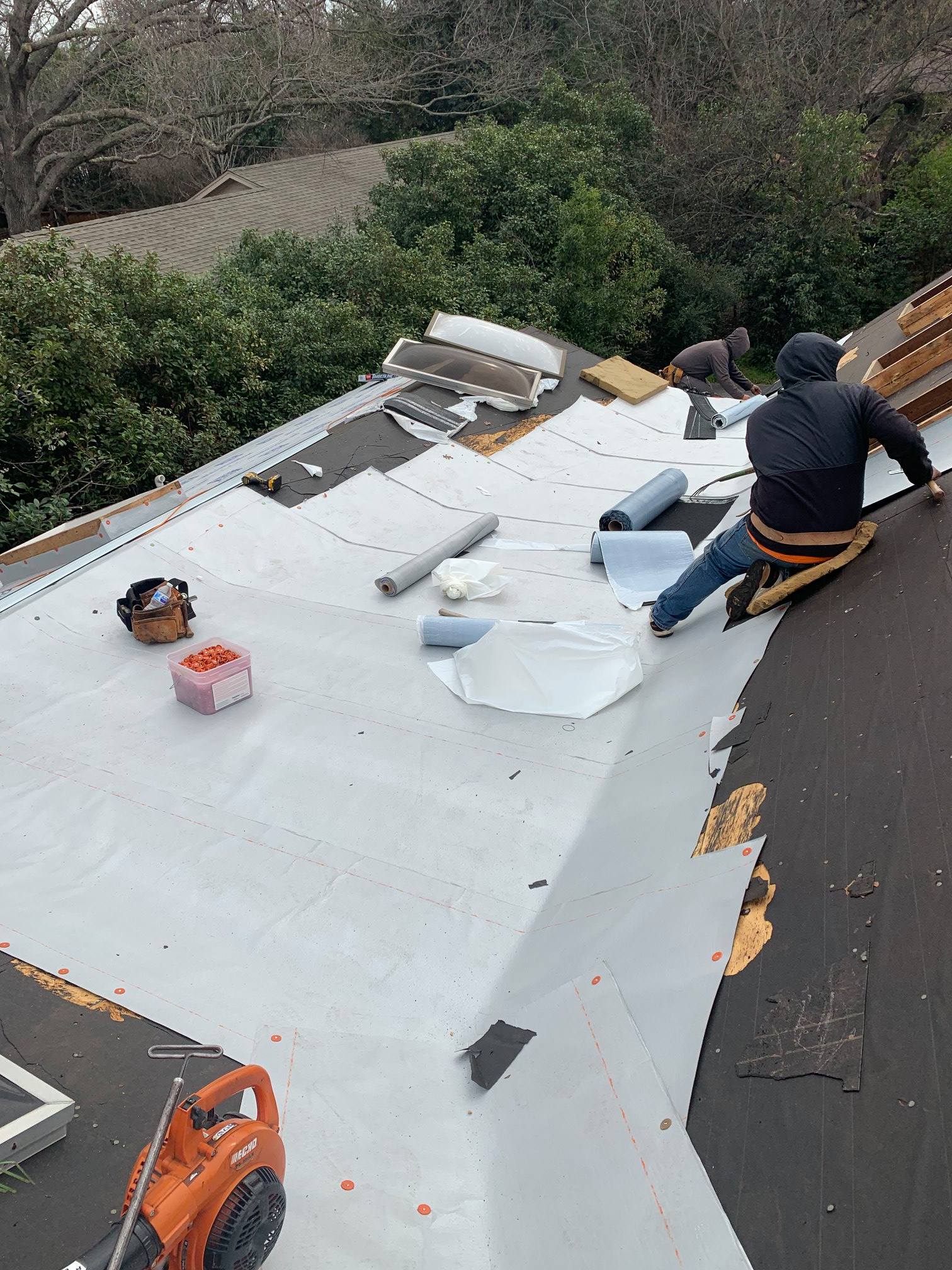 Gallery Image: A.R. ROOFING