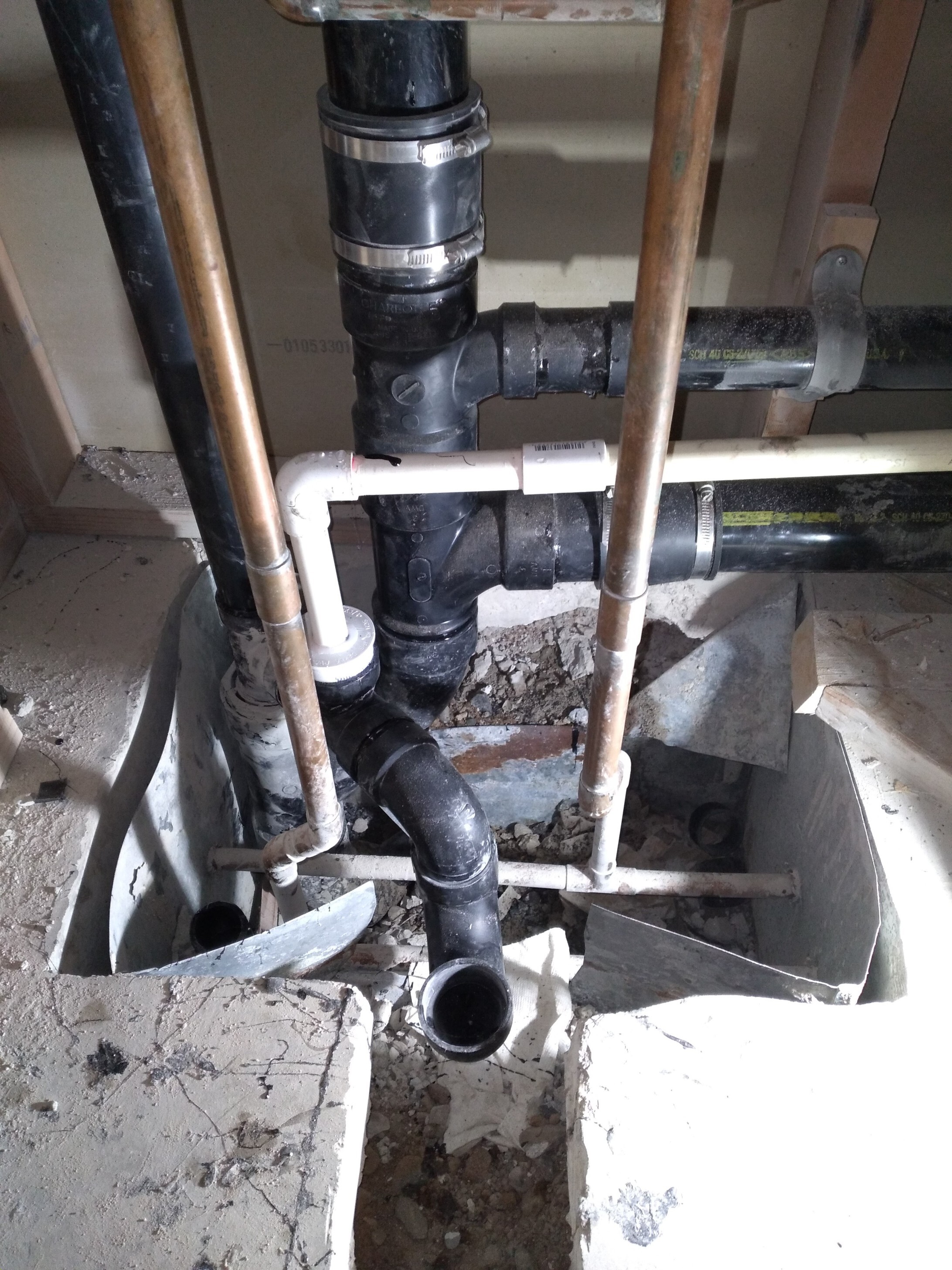 Gallery Image : New sewer line - Inside bathroom