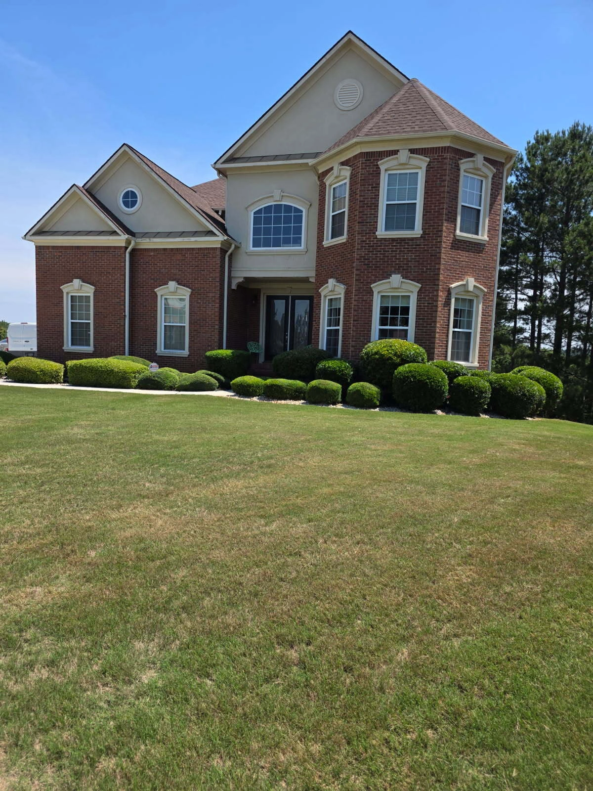 Gallery Image: Green Blades Lawn Care Service, LLC
