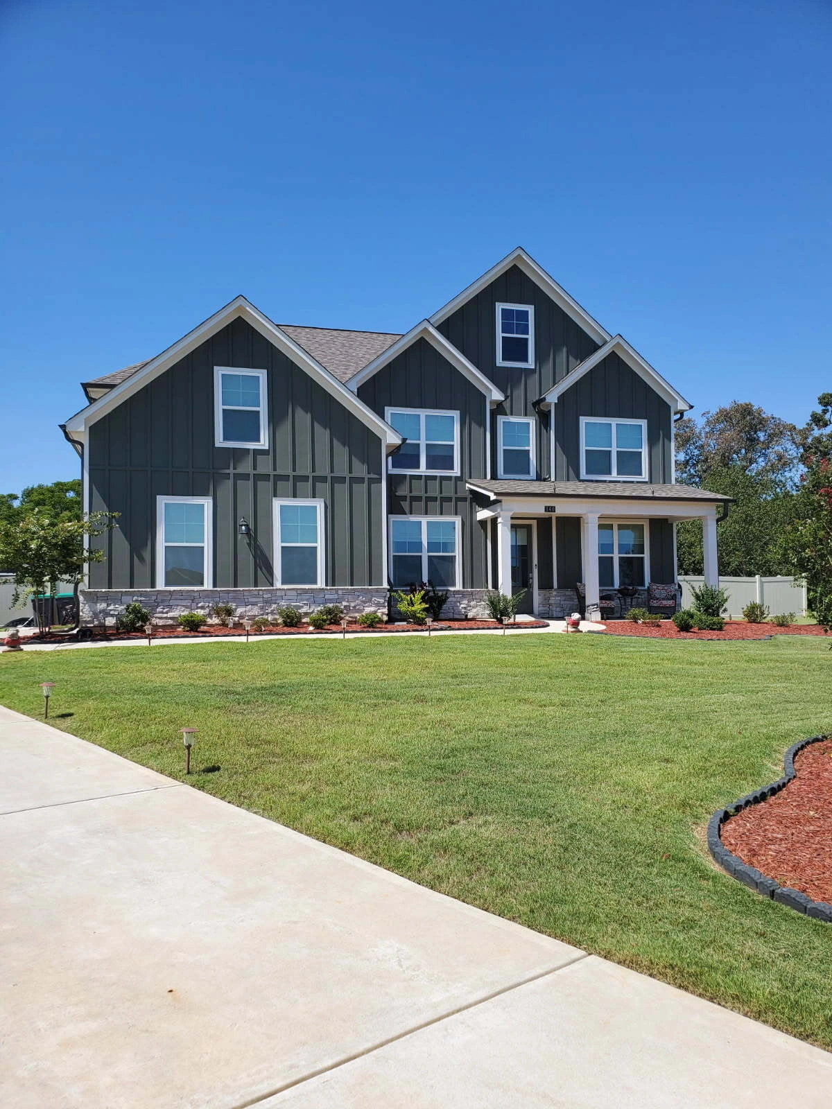 Gallery Image: Green Blades Lawn Care Service, LLC
