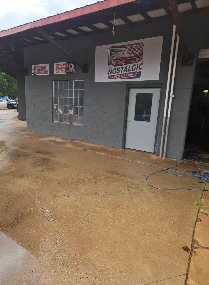 Gallery Image: Nostalgic Auto Garage