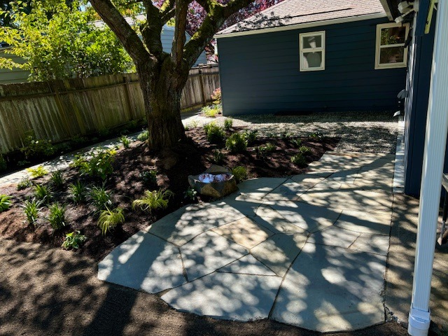 Gallery Image: Reyes Landscaping LLC