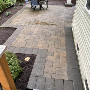 Gallery Image: Reyes Landscaping LLC