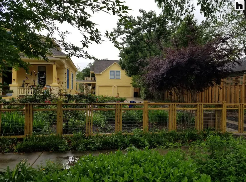 Gallery Images : Wooden Pride Construction.